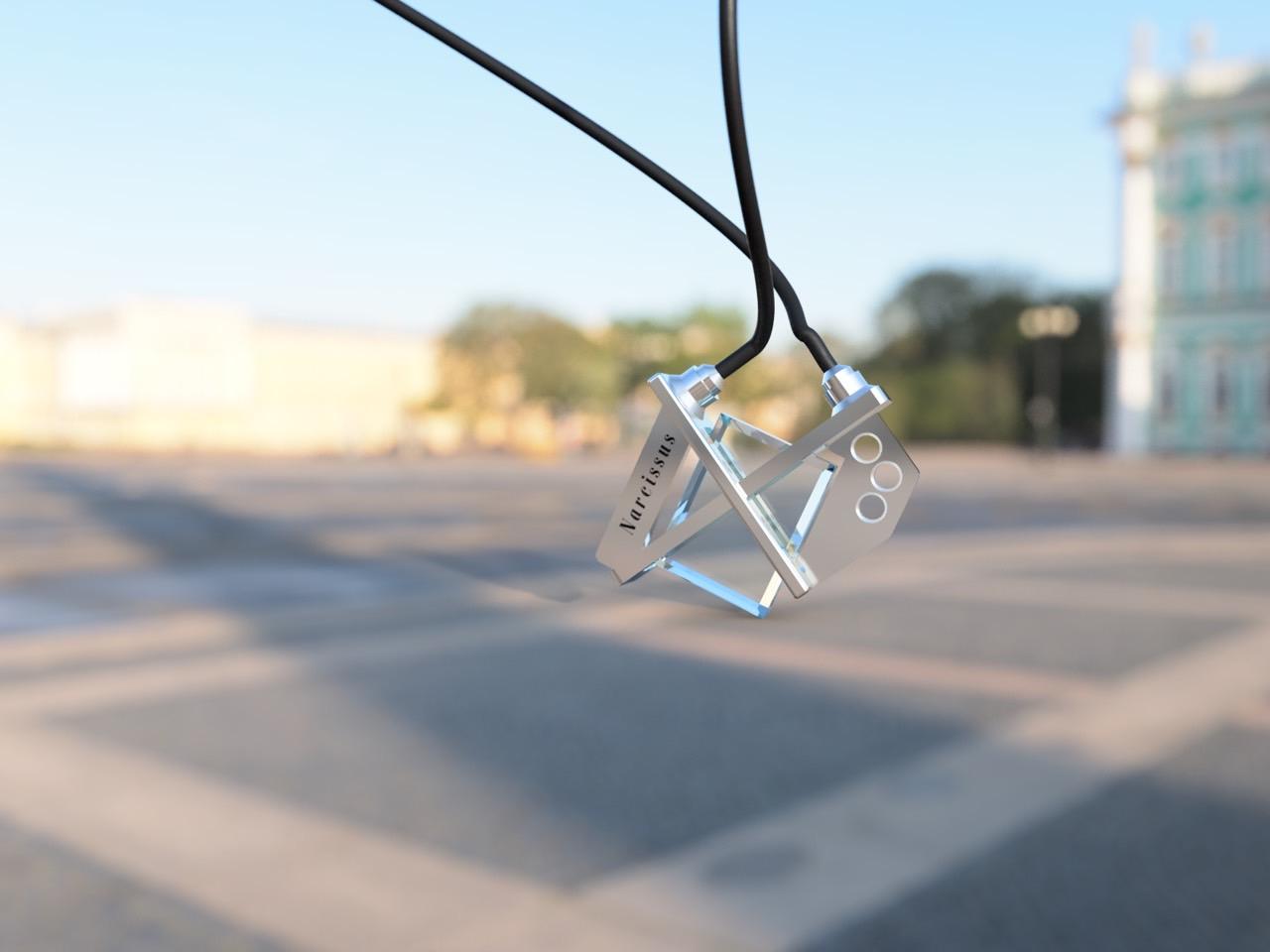 Ecrivan and Narcissus jewelry